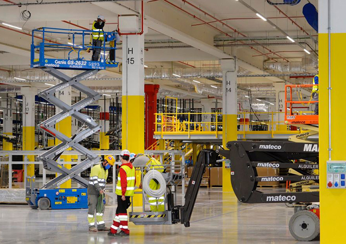 Foto El nuevo centro logístico robotizado de Amazon en Murcia creará más de 1.200 empleos fijos en la región en los próximos tres años.